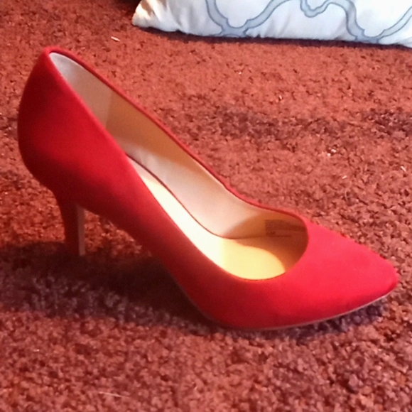 Red high heels - Picture 2 of 2